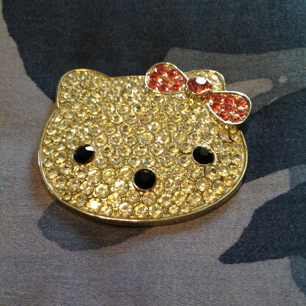 Large Hello Kitty Rhinestone Crystal Belt Buckle - Dark Pink Bow - Picture 5 of 6